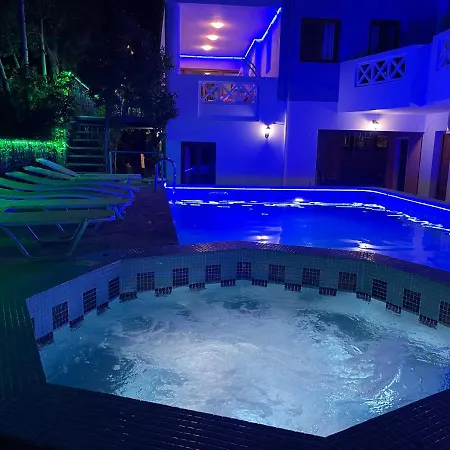 Romantica Apartmanhotel Herszonisszosz